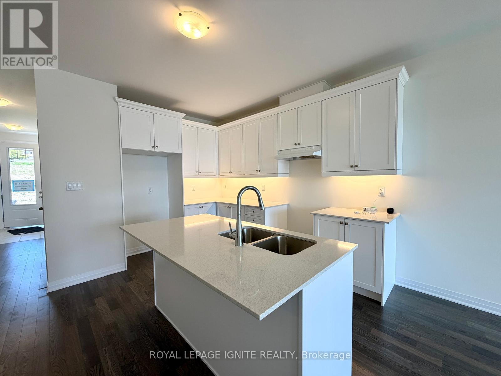 537 HUDSON CRESCENT - 7