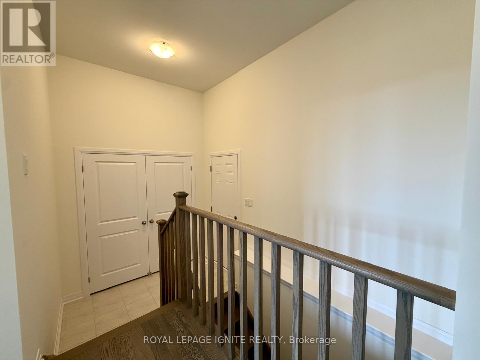 537 HUDSON CRESCENT - 9