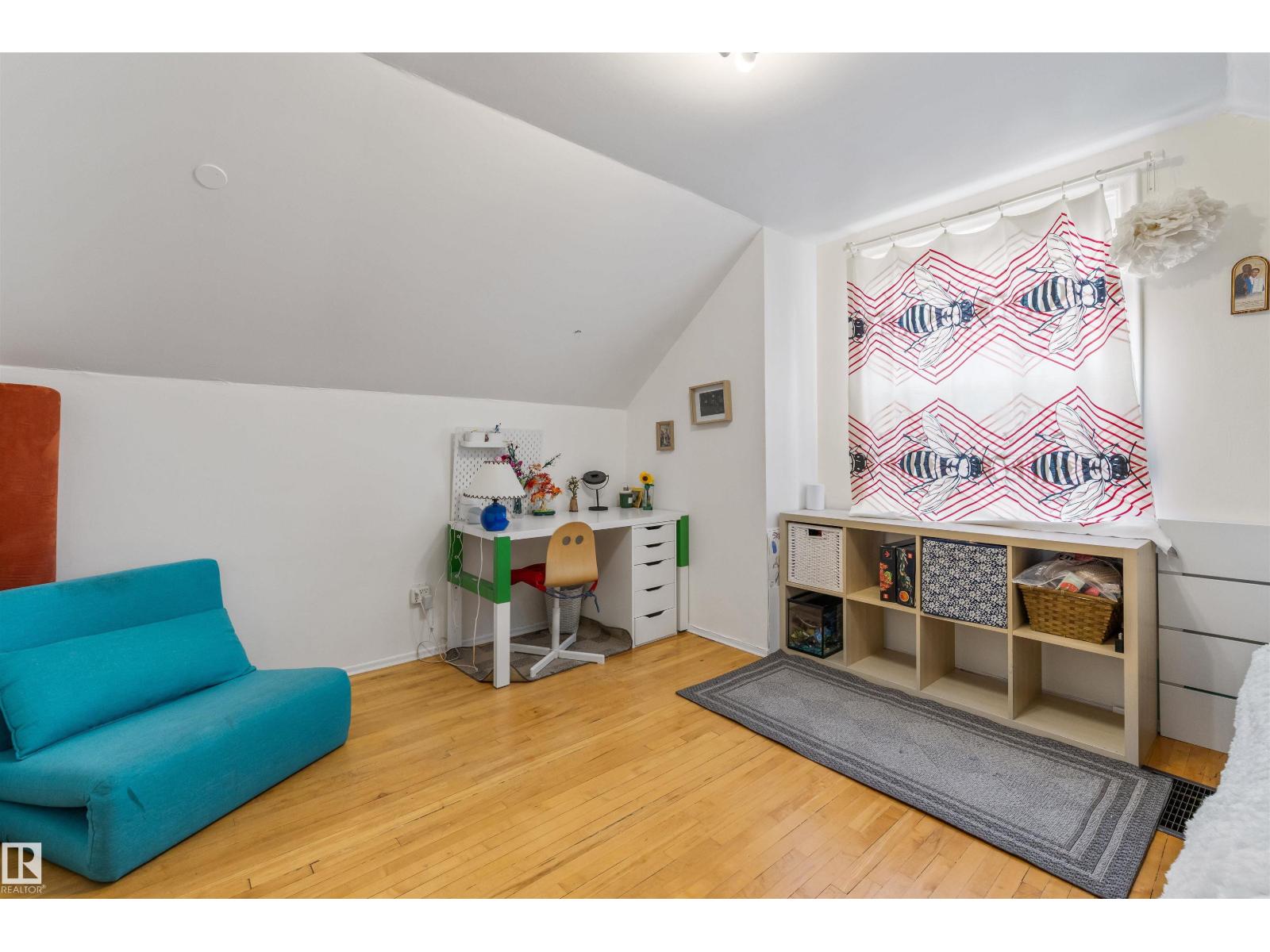14007 104 AV NW - 18