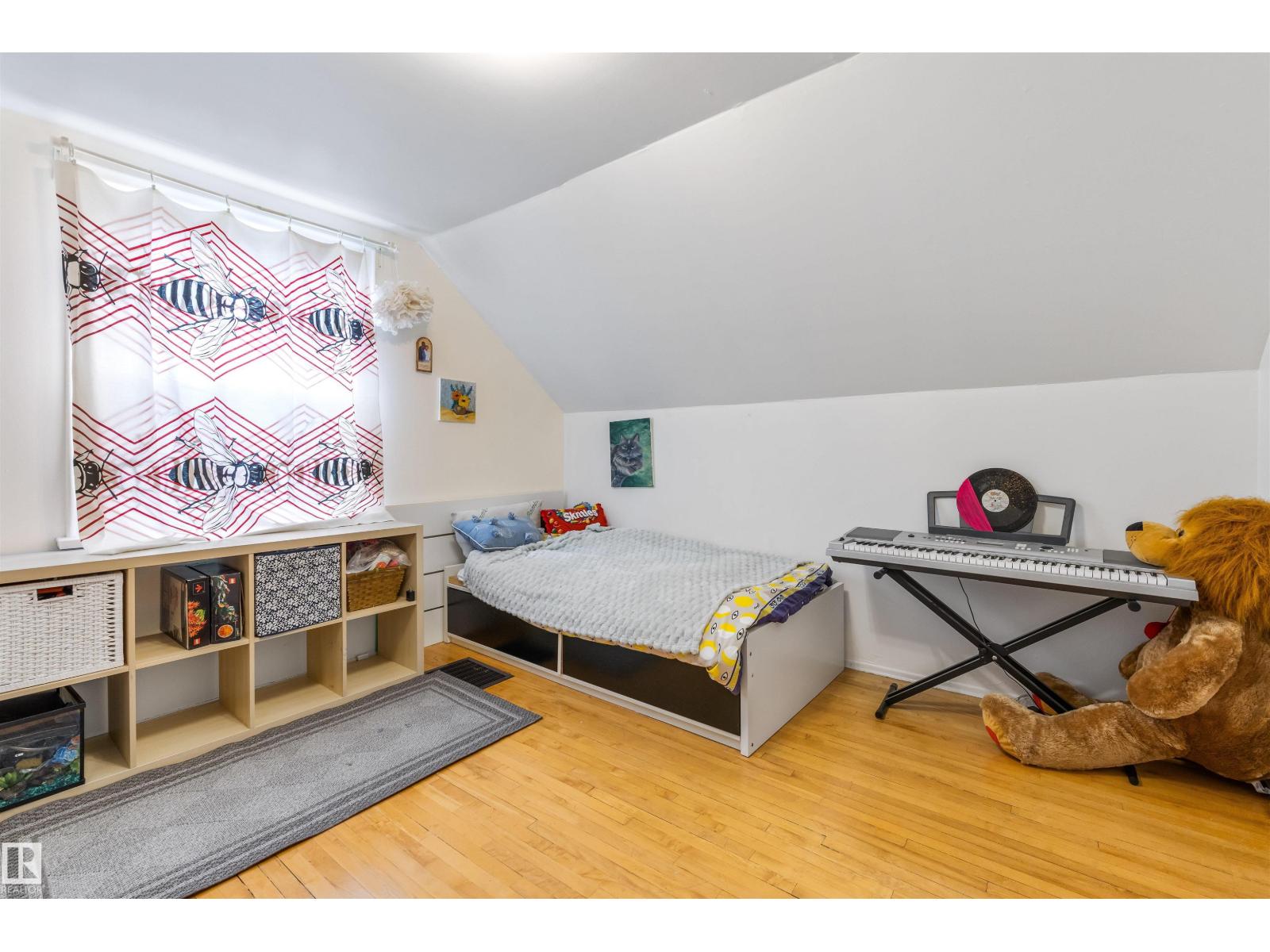 14007 104 AV NW - 17