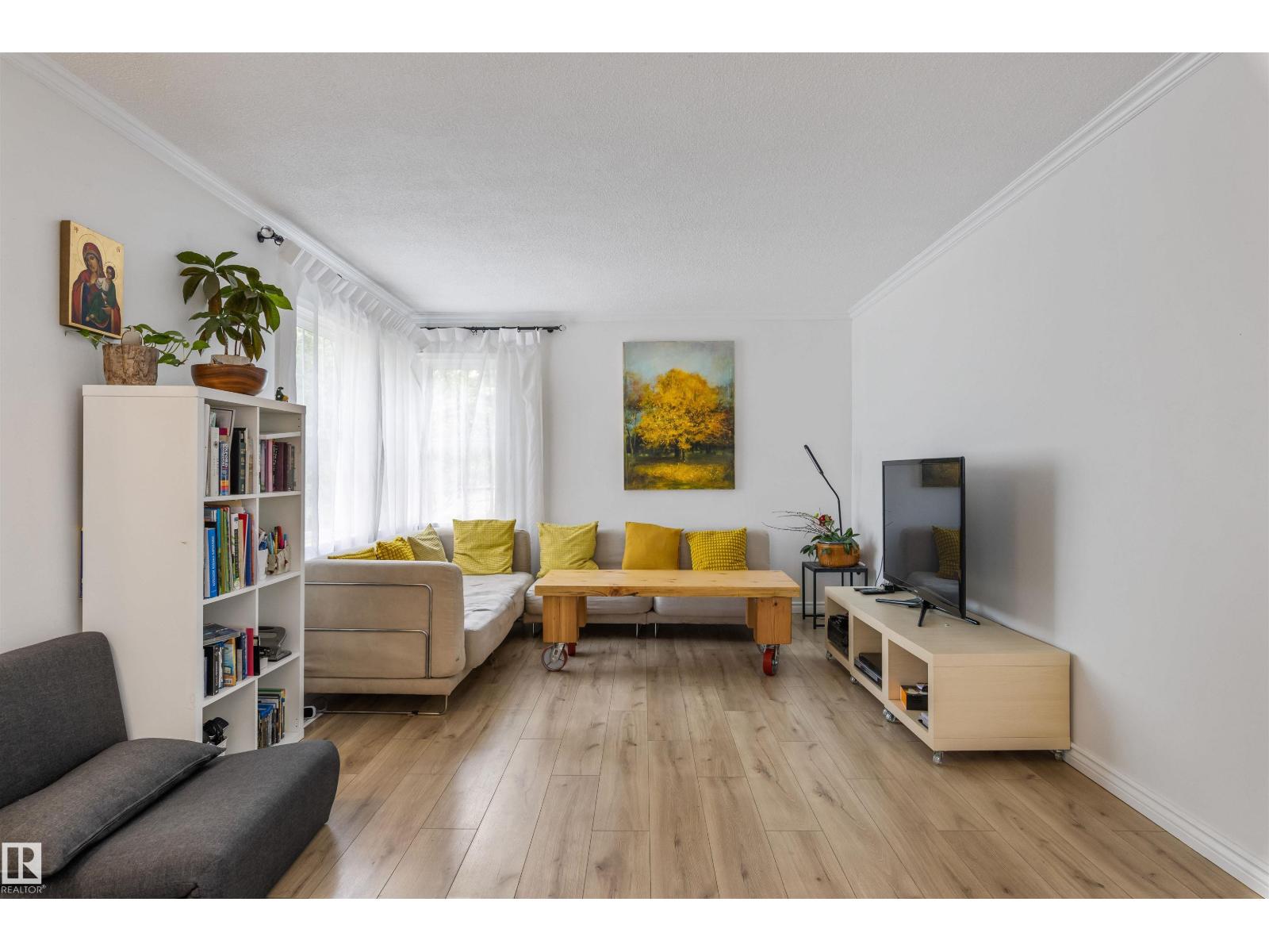 14007 104 AV NW - 4