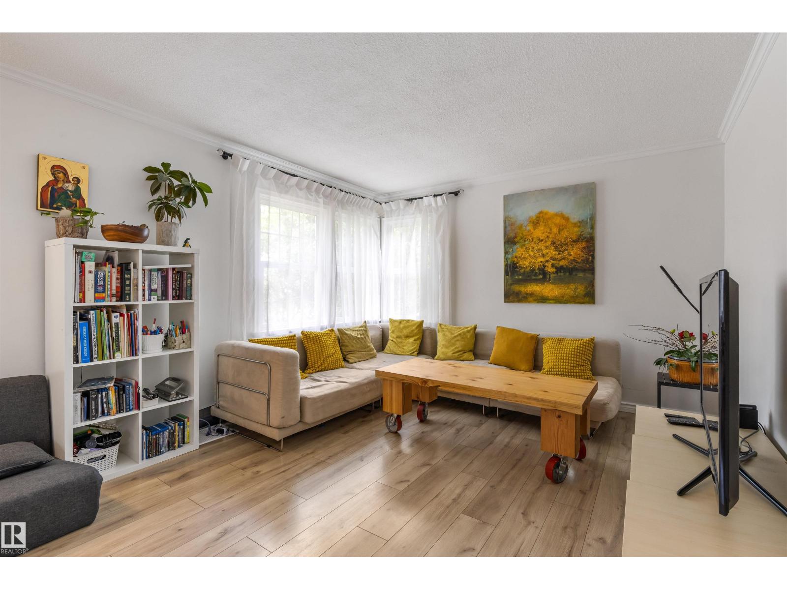 14007 104 AV NW - 5