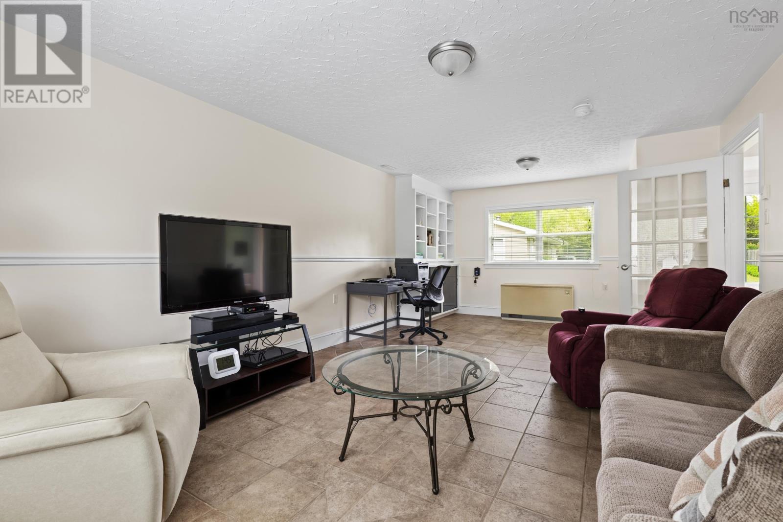 1090 Montague Road - 35