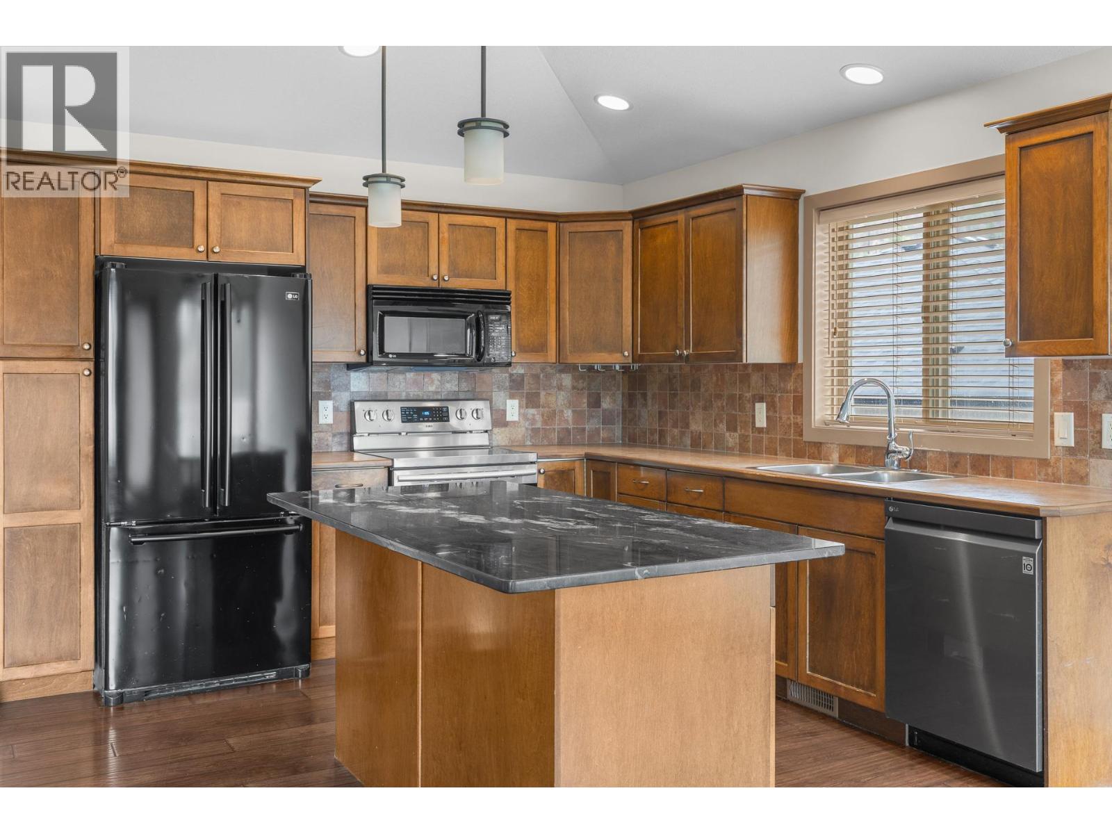1939 Rosealee Lane - 4