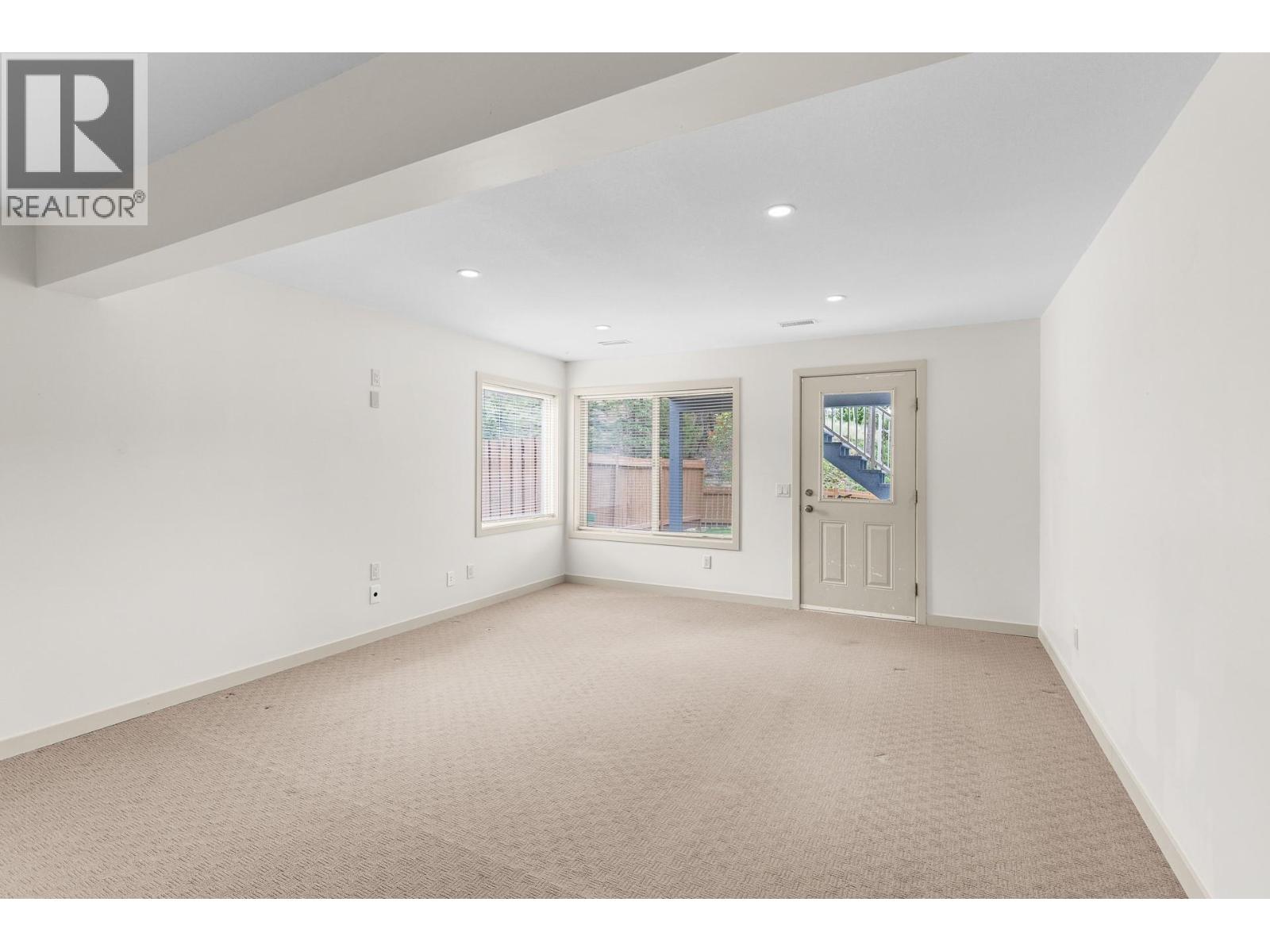  1939 Rosealee Lane, West Kelowna