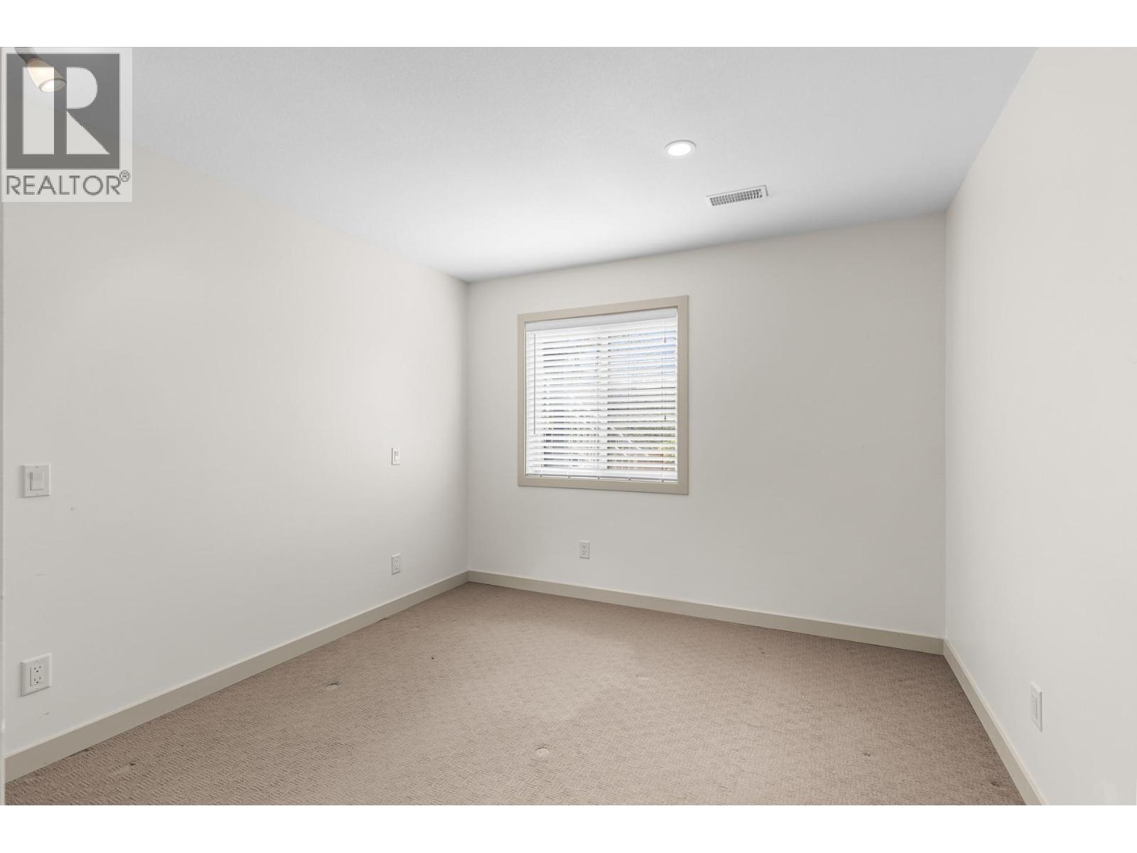  1939 Rosealee Lane, West Kelowna