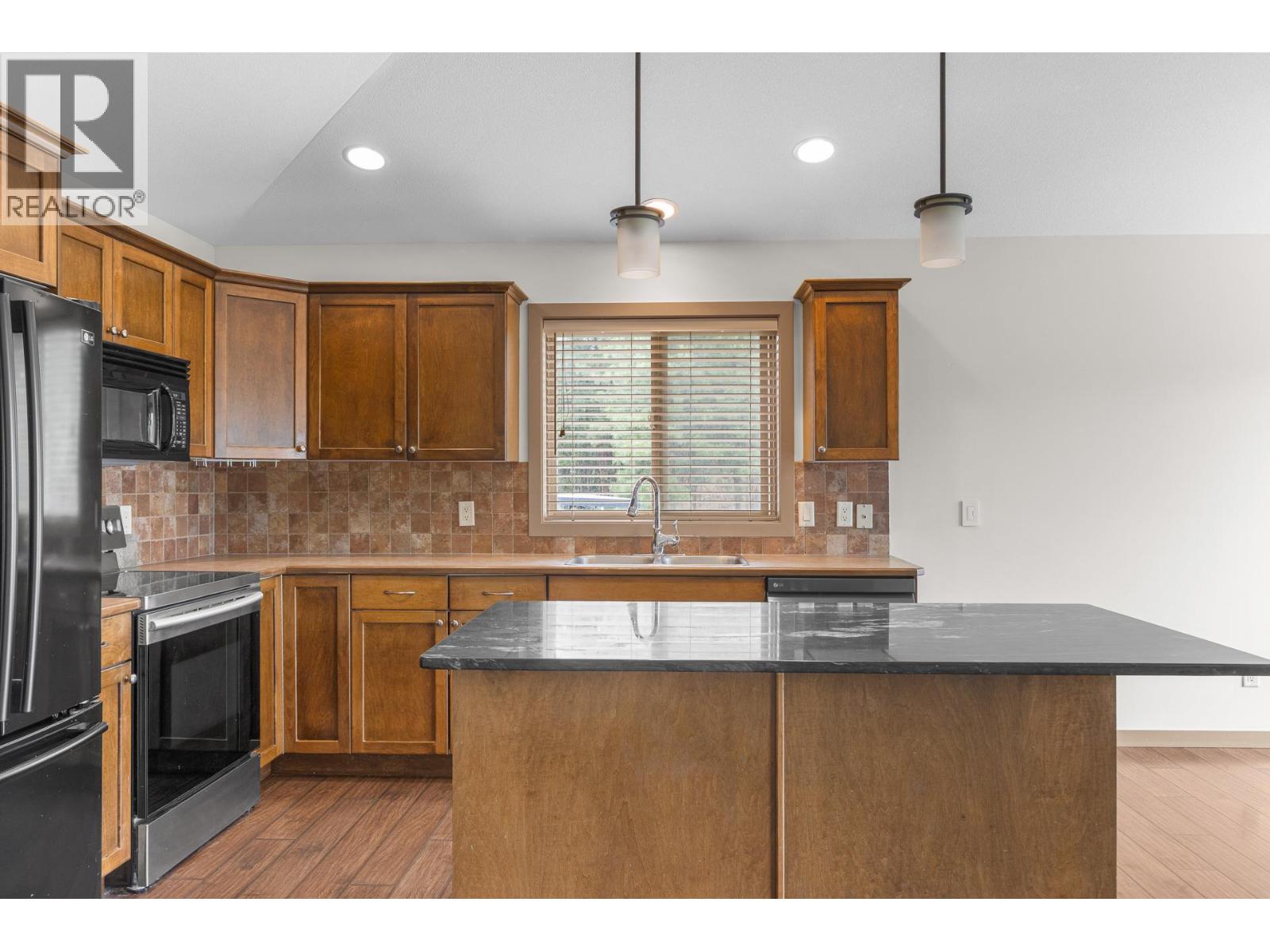 1939 Rosealee Lane - 8