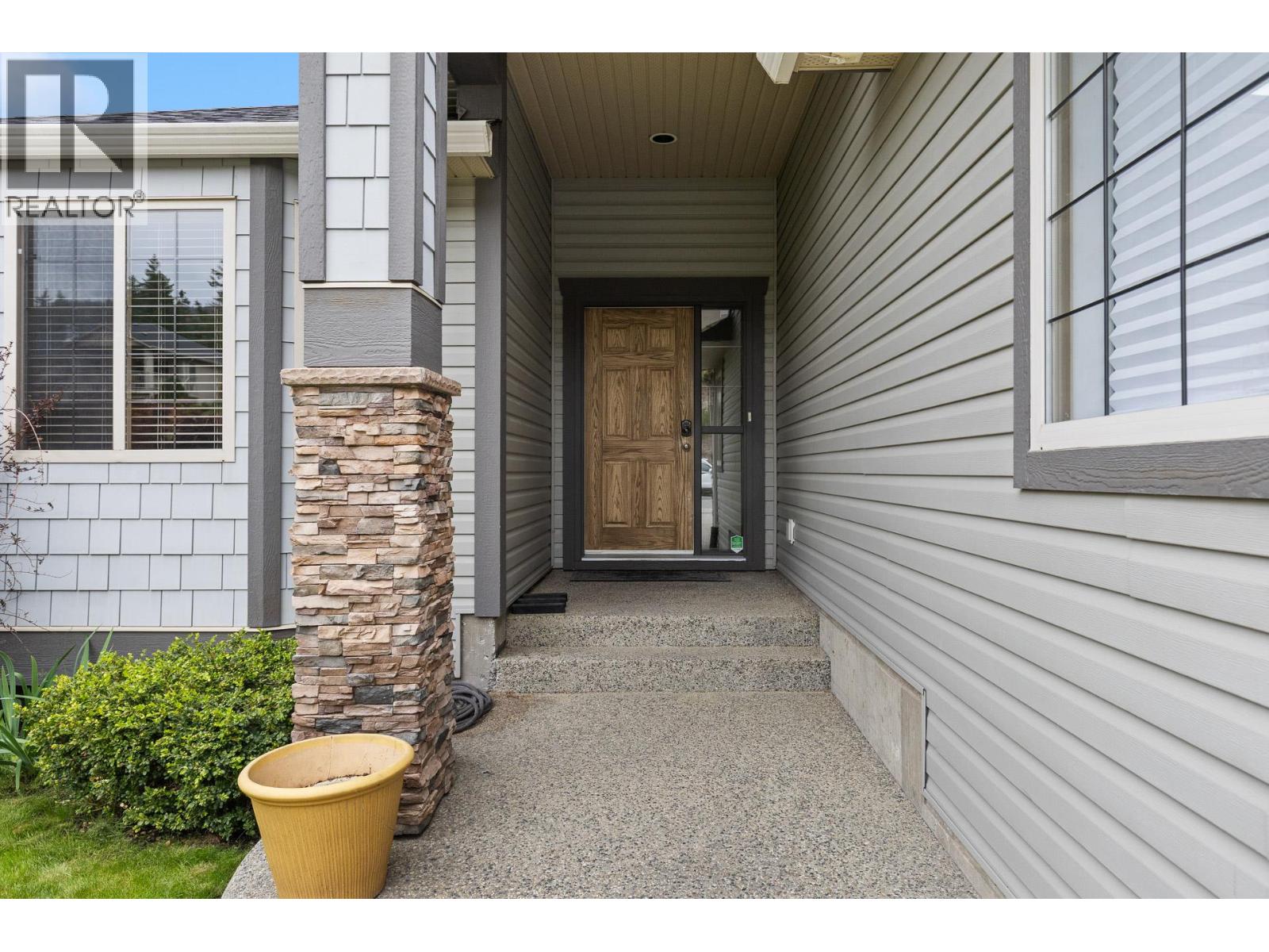  1939 Rosealee Lane, West Kelowna