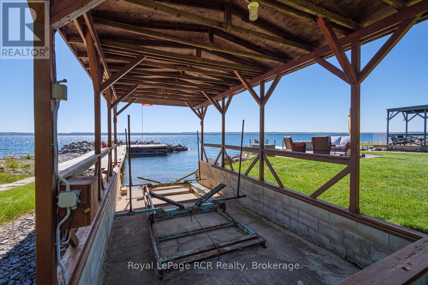 405 BALMY BEACH ROAD - 37