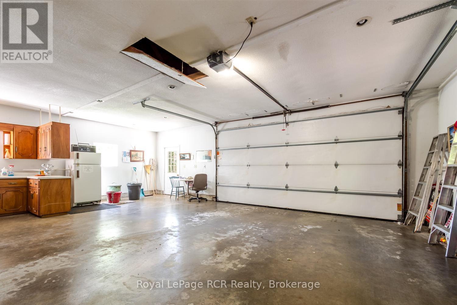405 BALMY BEACH ROAD - 43