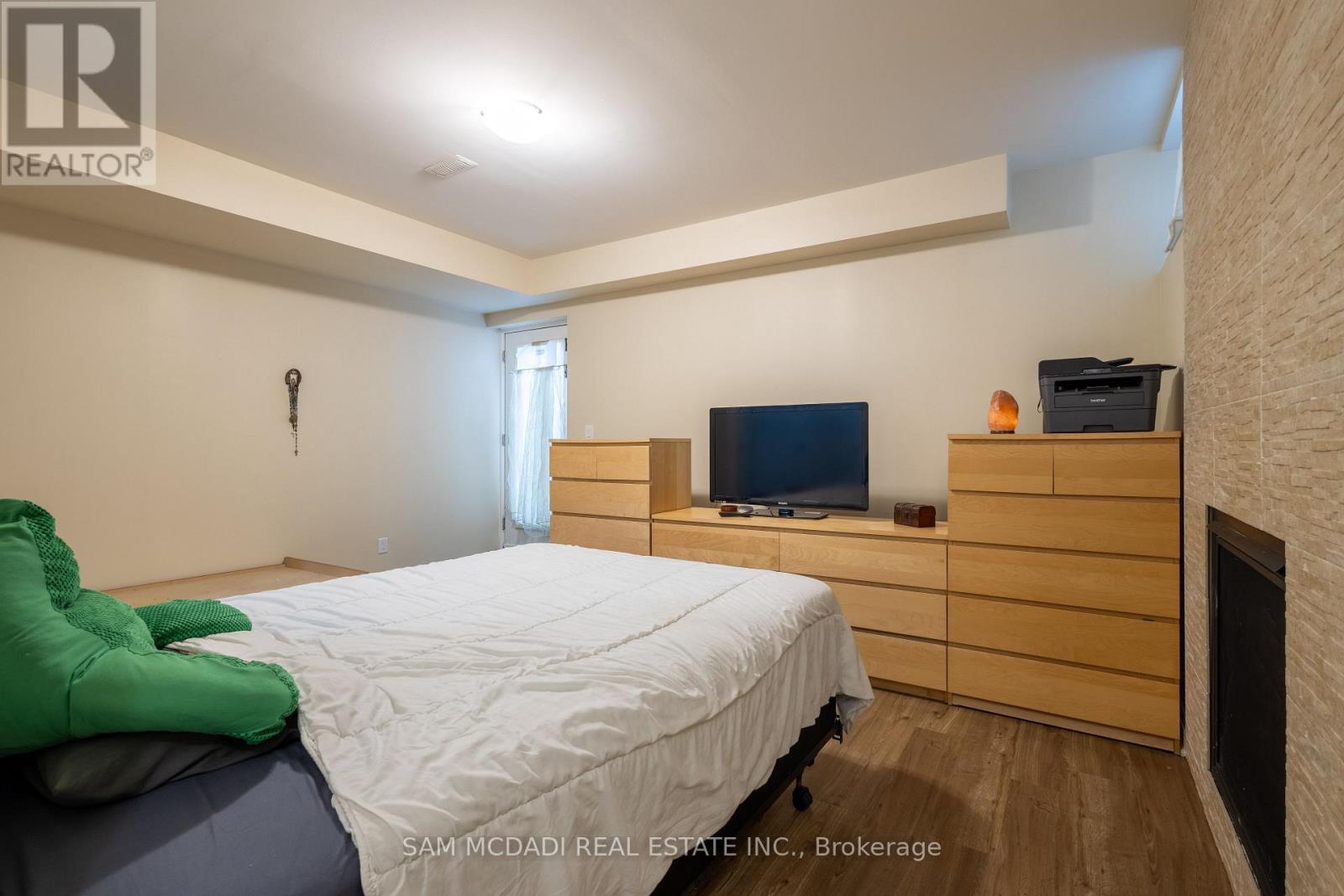 35A BROADVIEW AVENUE - 28