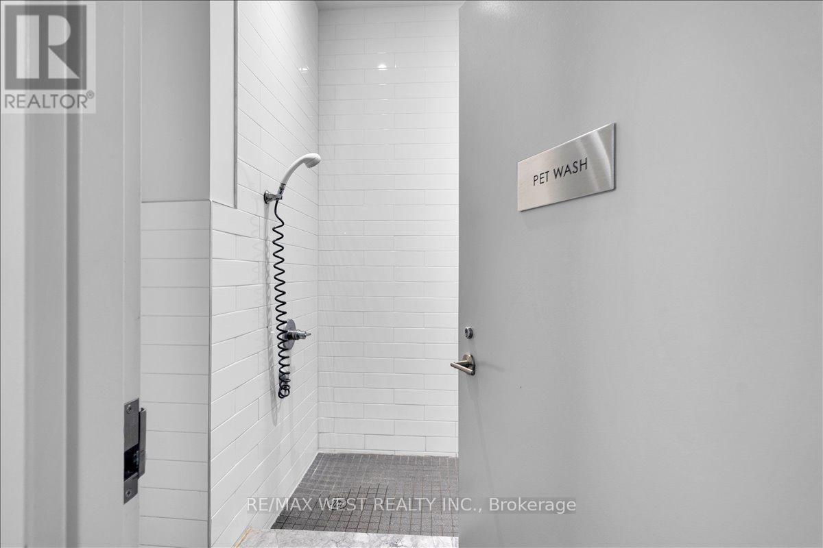 #306 20 THOMAS RILEY ROAD - 24