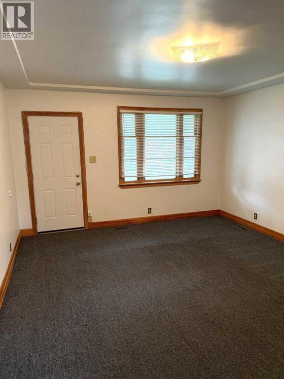 46 2 Street NW - Image 2