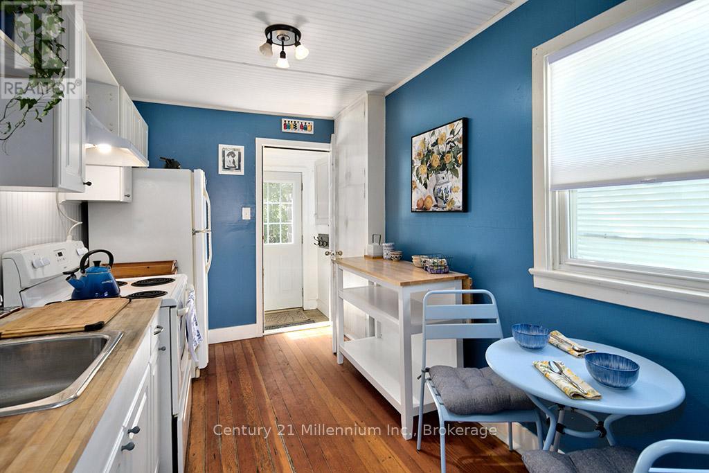 444 MAPLE STREET - 11