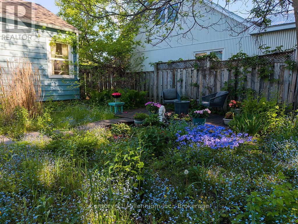 444 MAPLE STREET - 17