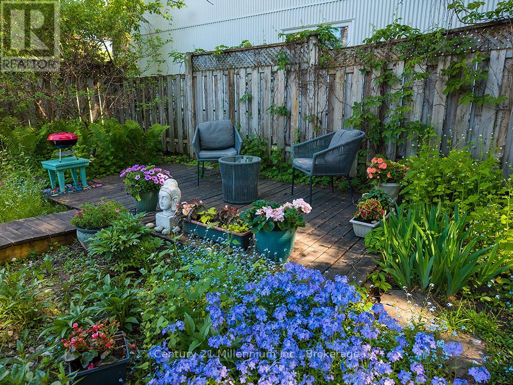 444 MAPLE STREET - 18