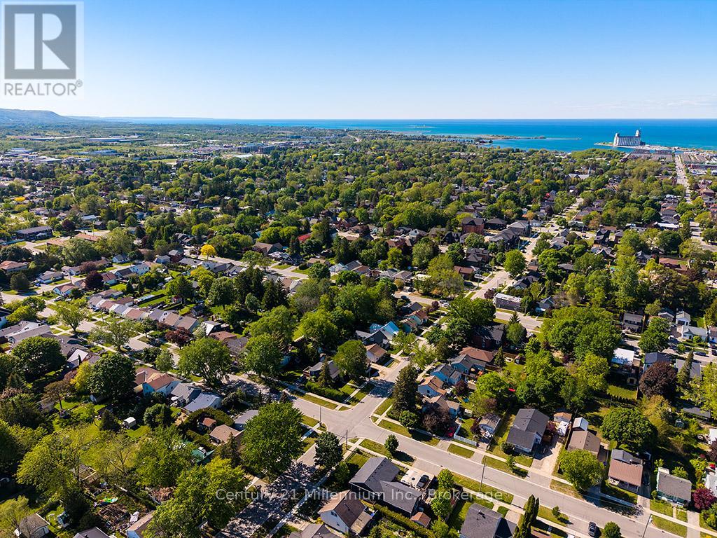 444 MAPLE STREET - 31