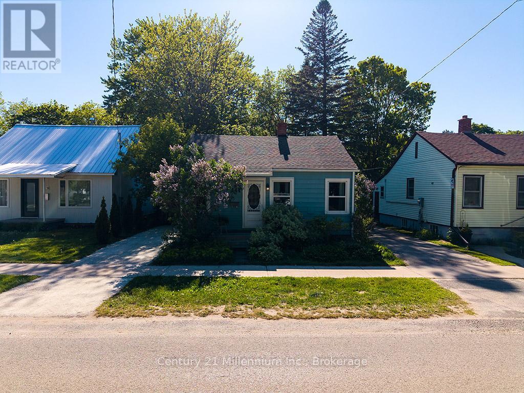 444 MAPLE STREET - 5