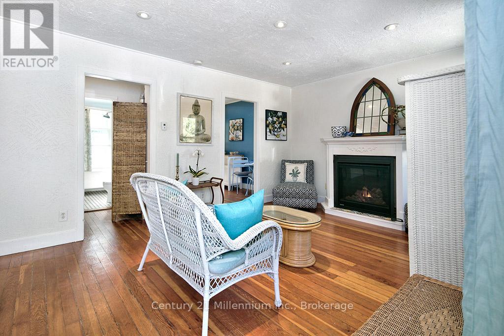 444 MAPLE STREET - 6