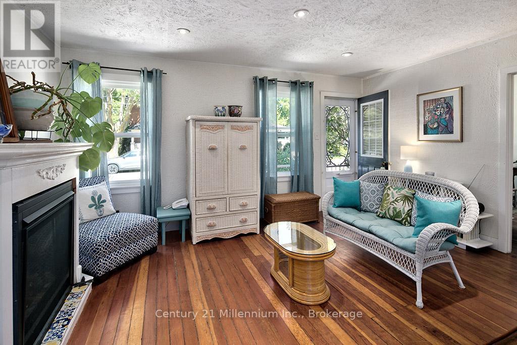 444 MAPLE STREET - 9