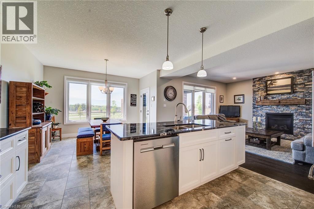 42 GELLERT Drive - 20