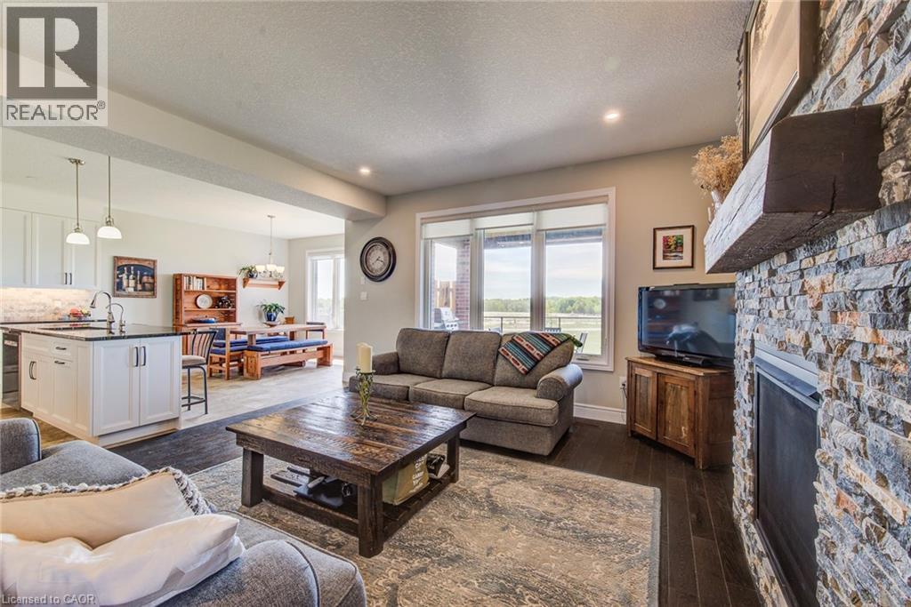 42 GELLERT Drive - 24