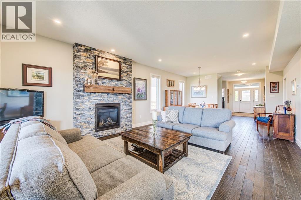 42 GELLERT Drive - 27
