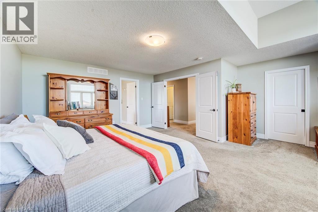 42 GELLERT Drive - 30