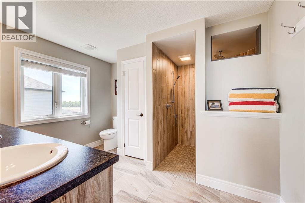 42 GELLERT Drive - 33