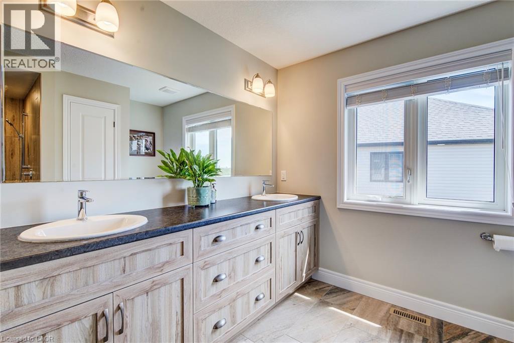 42 GELLERT Drive - 34