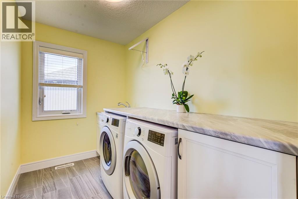 42 GELLERT Drive - 38