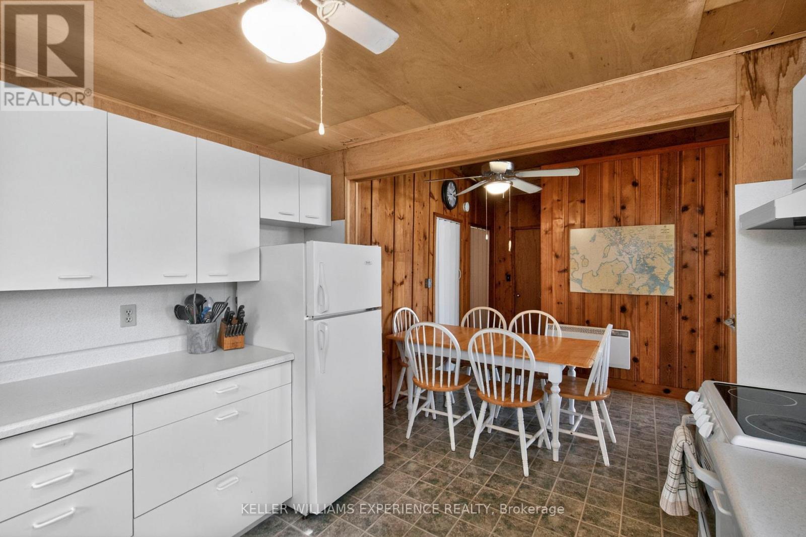 6932 ISLAND 1810 / BONE ISLAND - 10