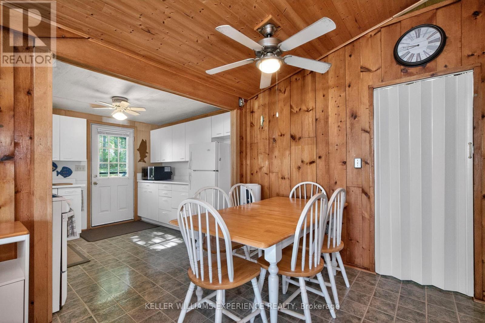 6932 ISLAND 1810 / BONE ISLAND - 12