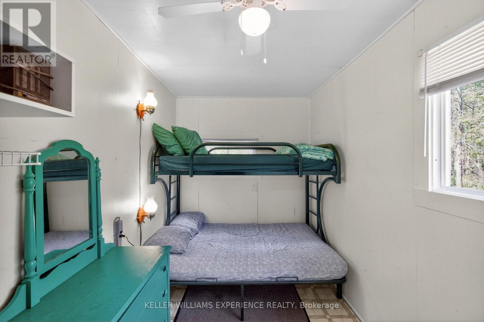 6932 ISLAND 1810 / BONE ISLAND - 27
