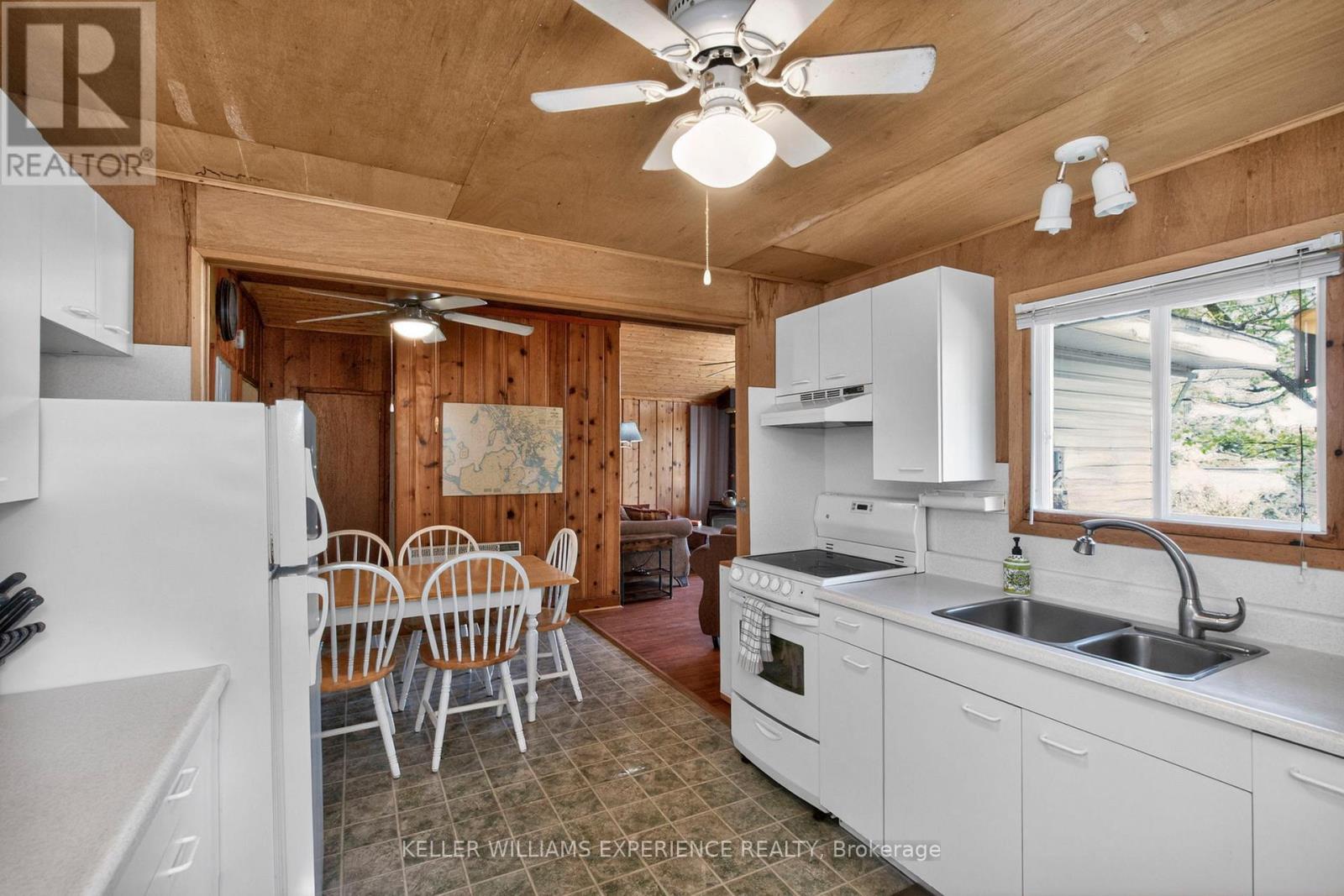 6932 ISLAND 1810 / BONE ISLAND - 9