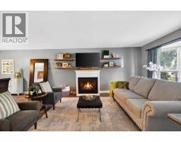 Dining nook - 617 Pine Street, Sicamous, BC V0E2V0 Photo 11