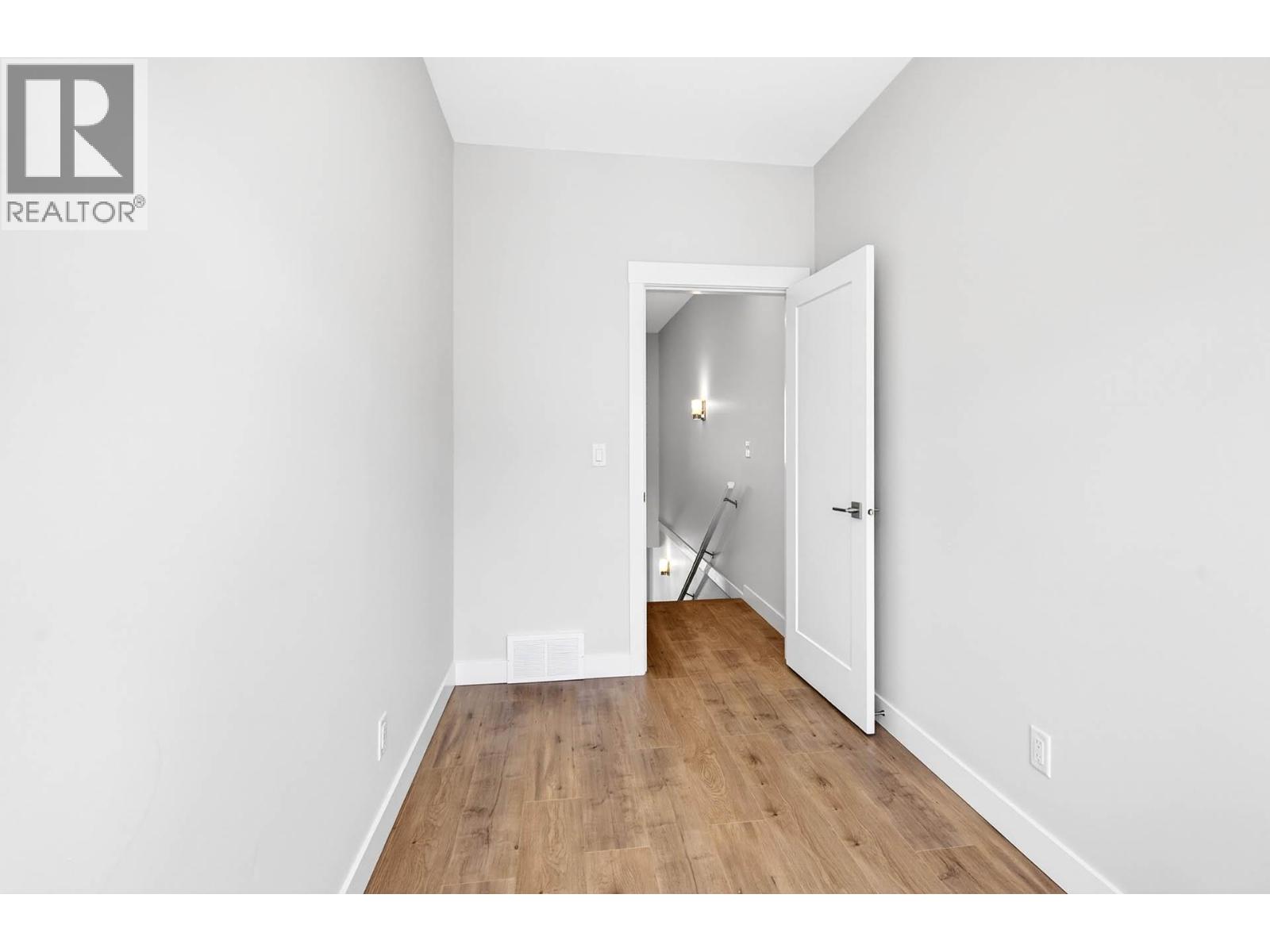#137 1901 Qu'Appelle Boulevard - 24