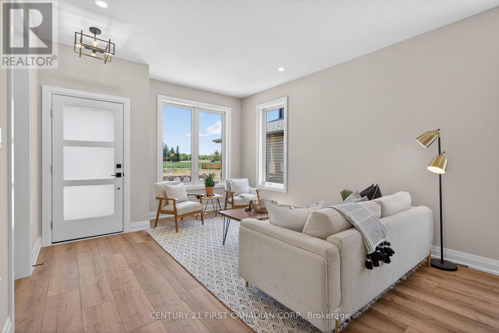 11 POSTMA CRESCENT - 3