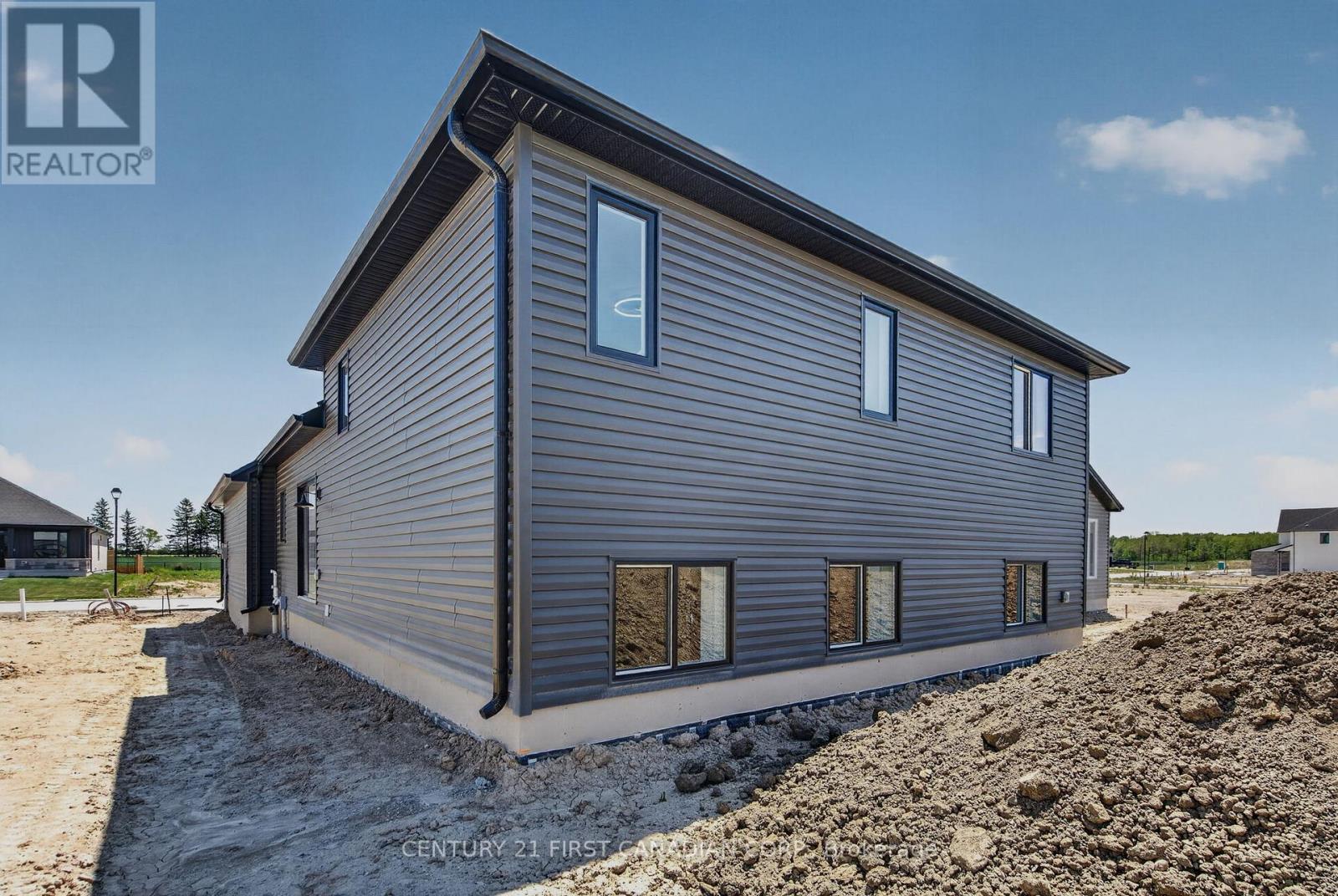 11 POSTMA CRESCENT - 32