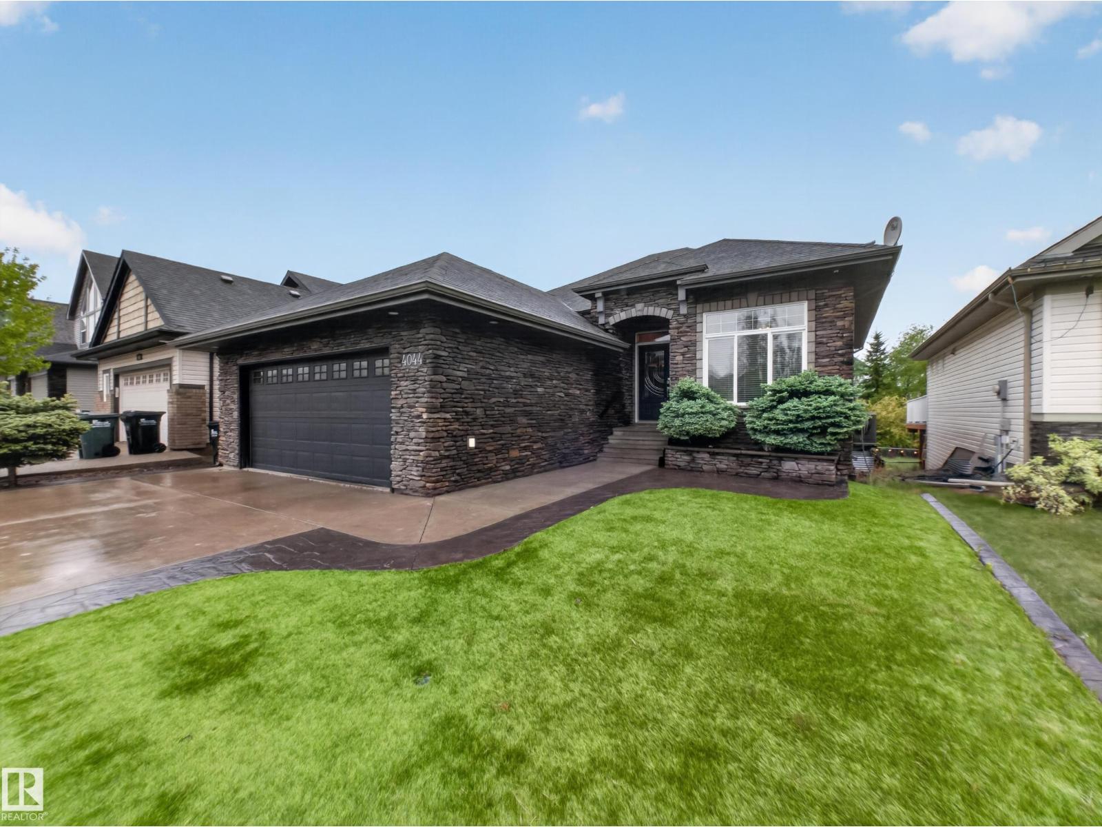 4044 CROWSNEST CR - 1
