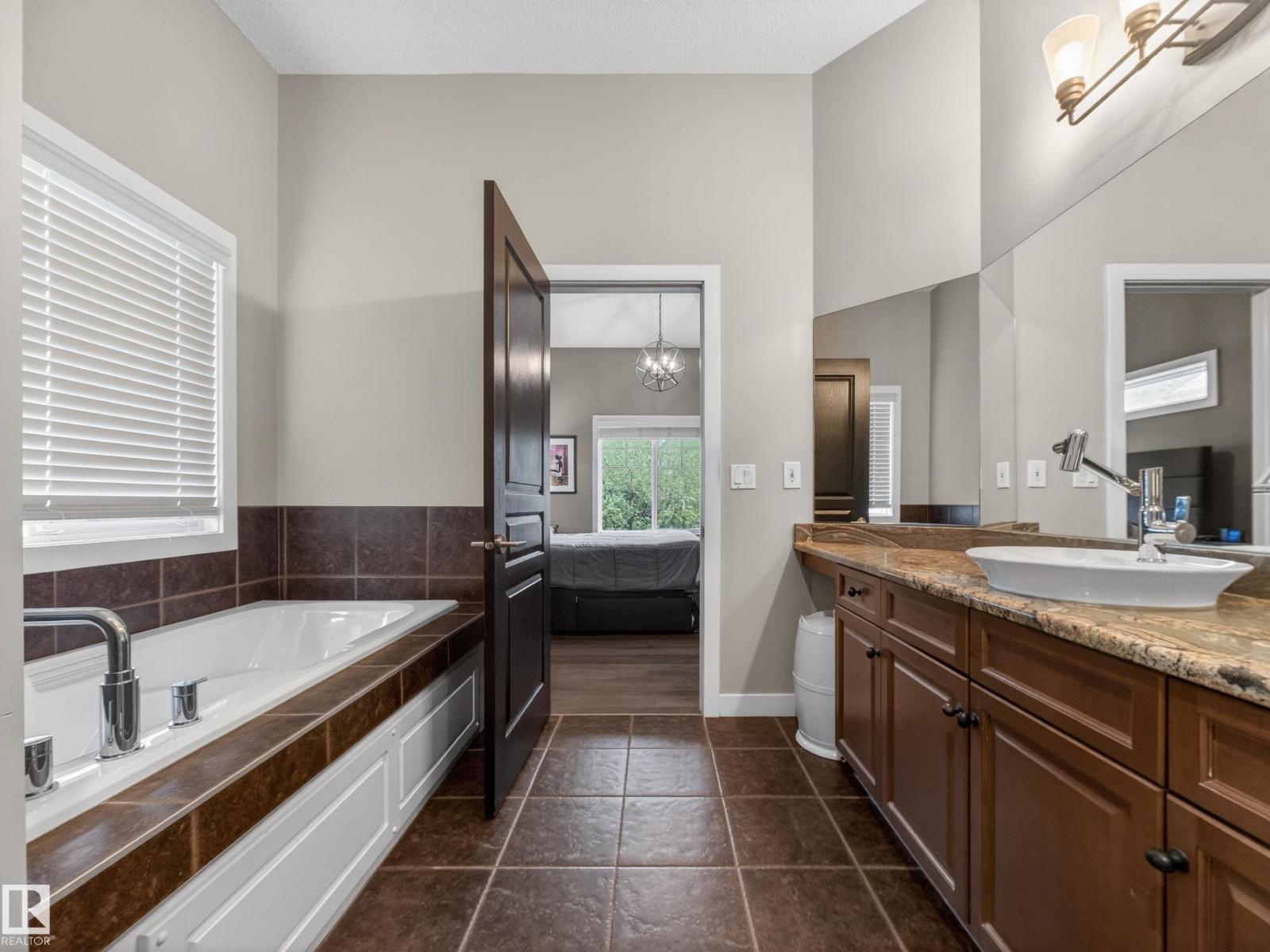 4044 CROWSNEST CR - 31