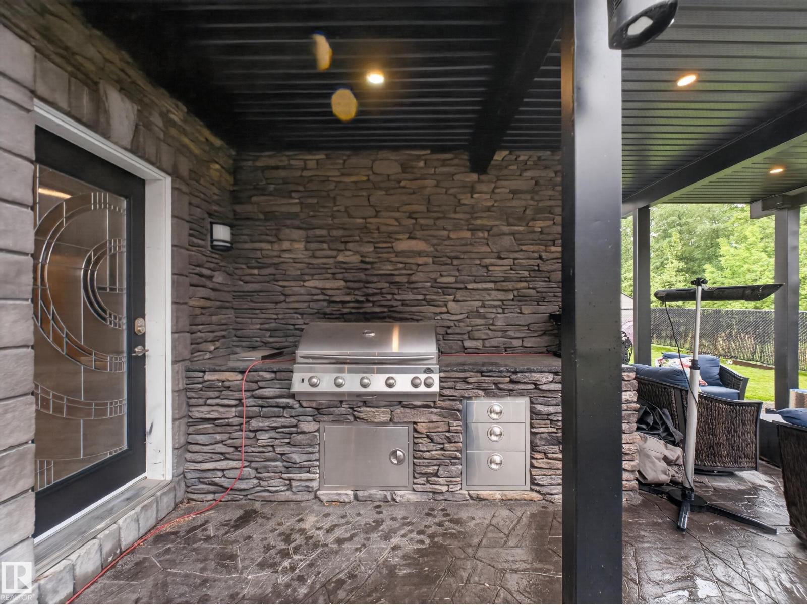 4044 CROWSNEST CR - 66