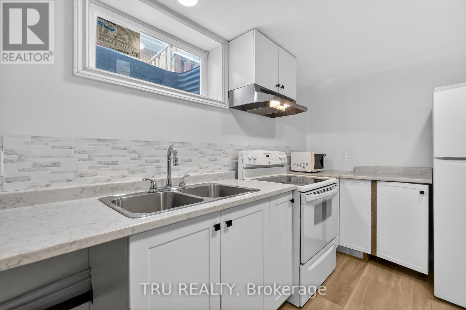 3 Bed, 1 Bath House for Rent in Ottawa – B – 1263 MAITLAND AVENUE, Ottawa – MLS# X13248236 - Image 11