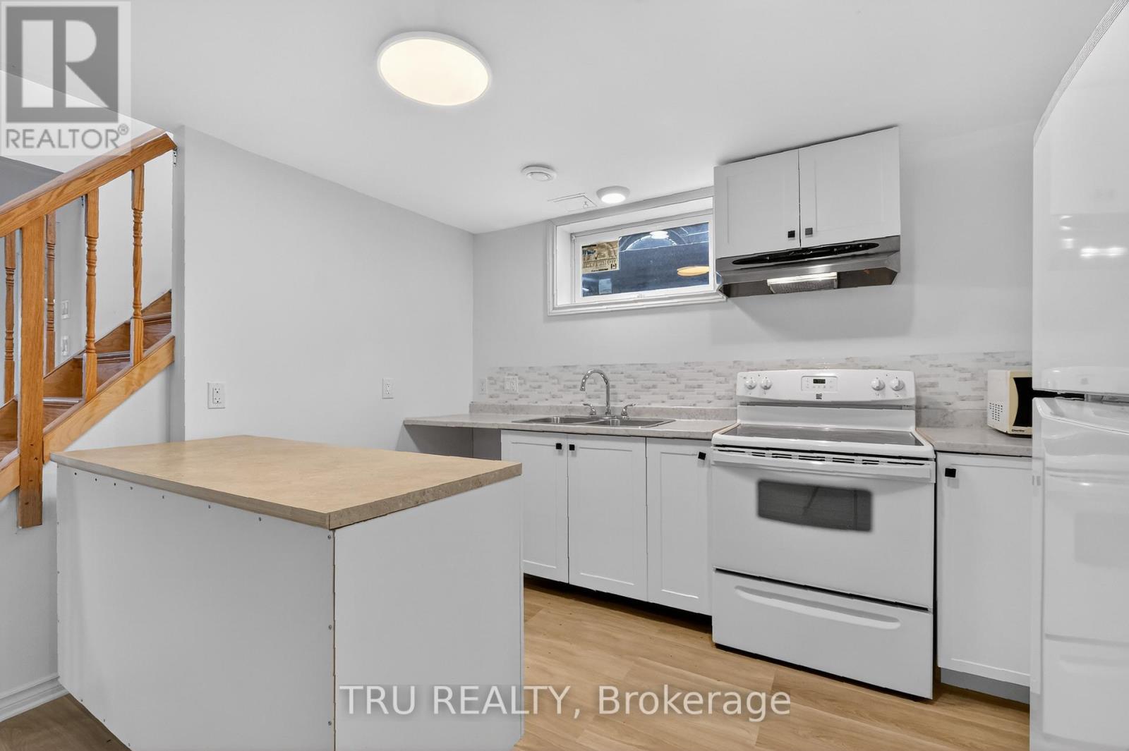 3 Bed, 1 Bath House for Rent in Ottawa – B – 1263 MAITLAND AVENUE, Ottawa – MLS# X13248236 - Image 16