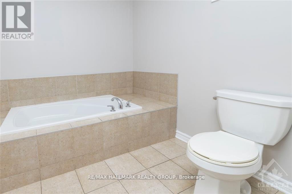 House for Rent in Ottawa – 1174 SOUTH RUSSELL ROAD, Ottawa – By Peter Sagos - Image 27