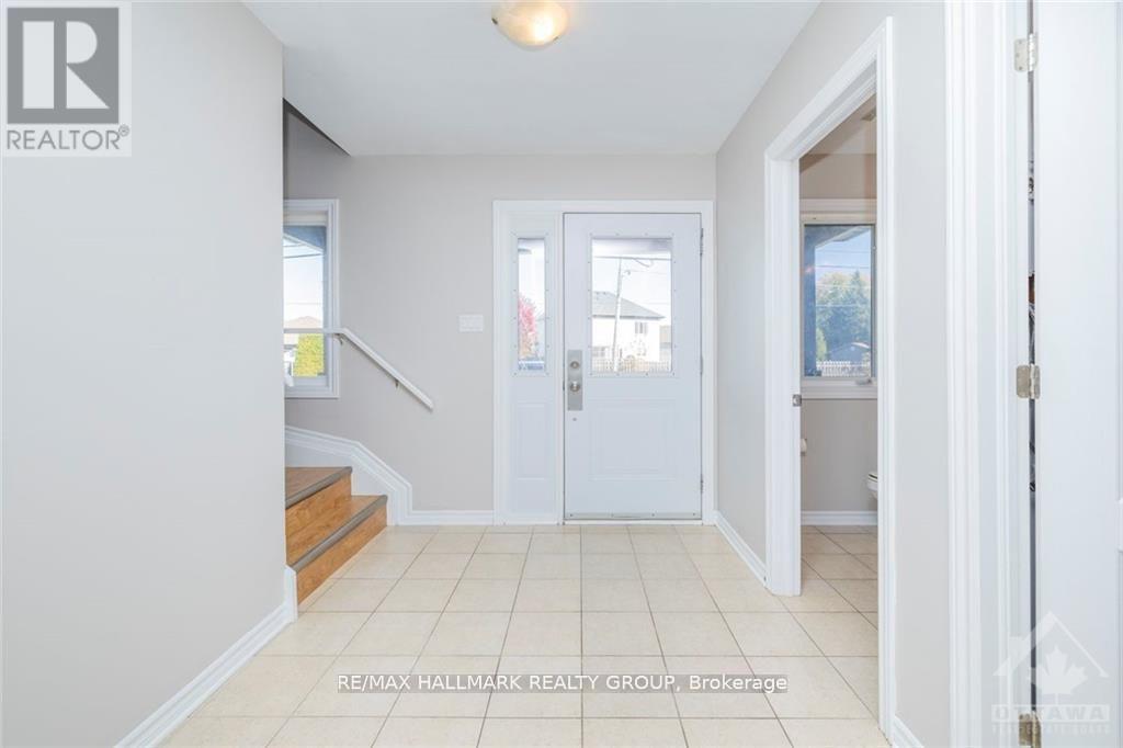 House for Rent in Ottawa – 1174 SOUTH RUSSELL ROAD, Ottawa – By Peter Sagos - Image 7