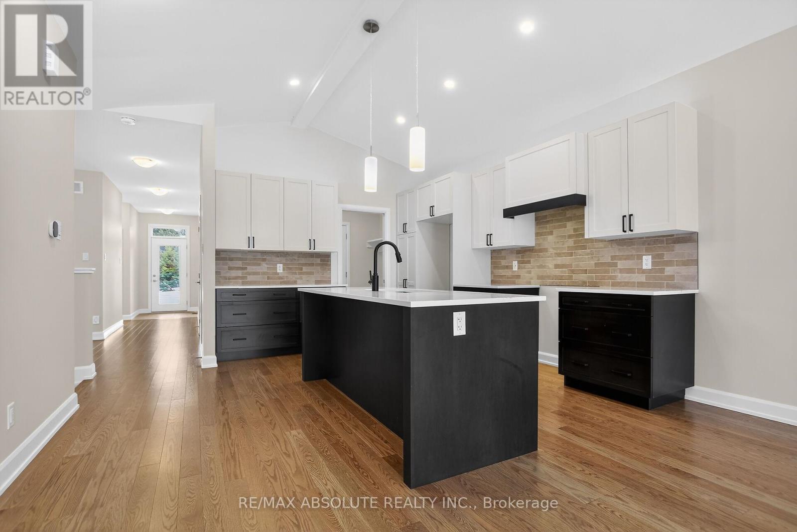 379 EQUINELLE DRIVE - 17