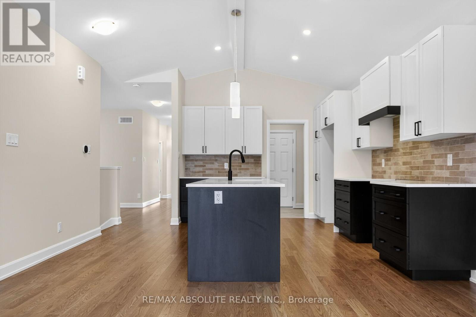 379 EQUINELLE DRIVE - 18