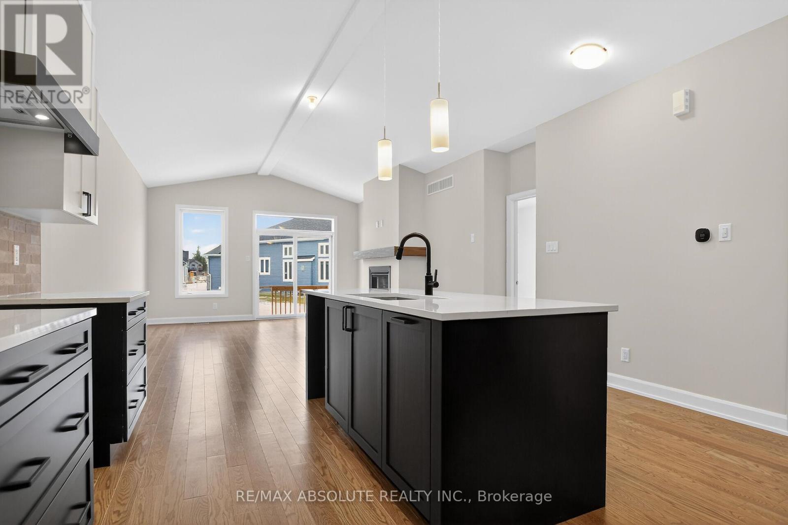 379 EQUINELLE DRIVE - 20