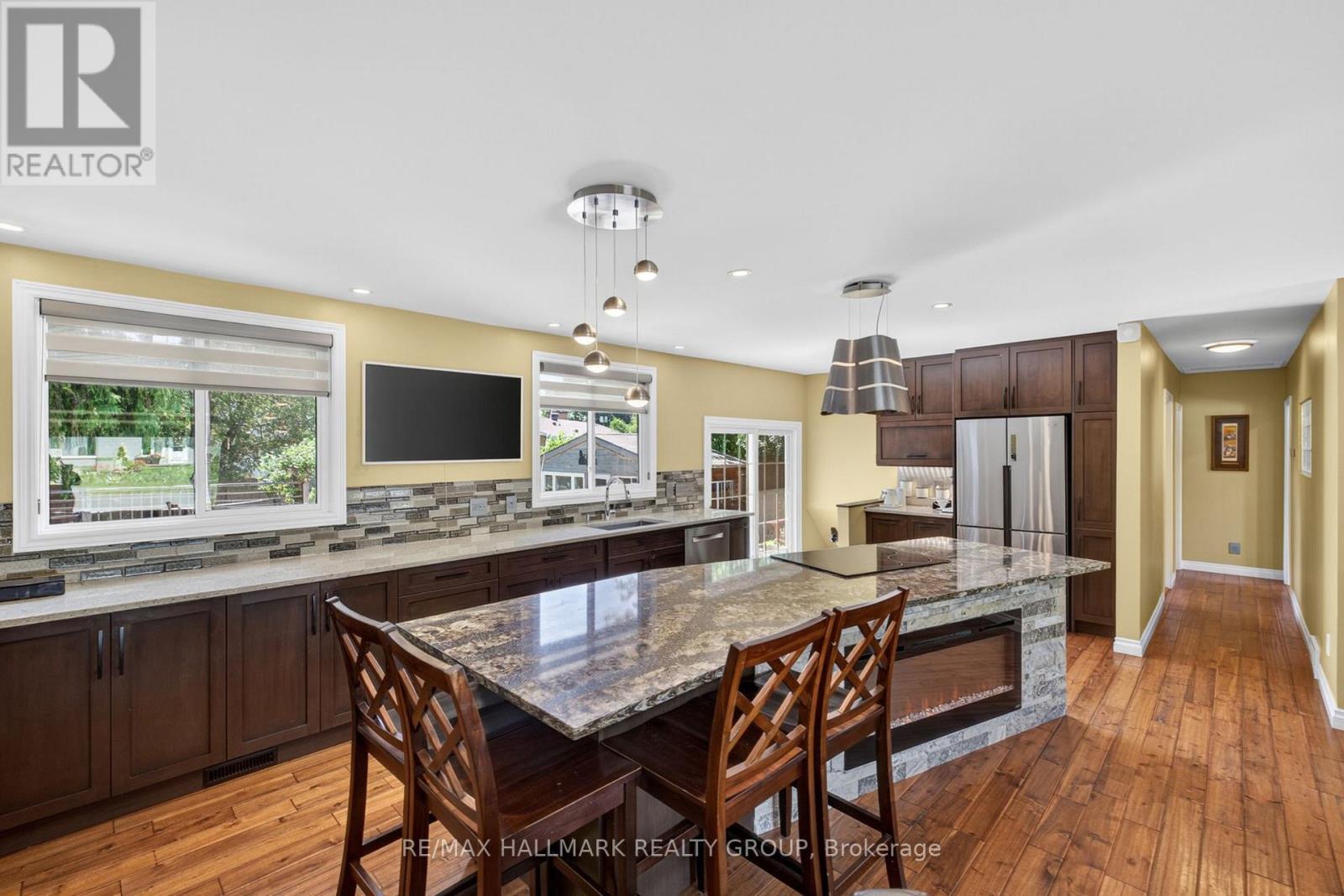 120 ABBEYHILL DRIVE - 11